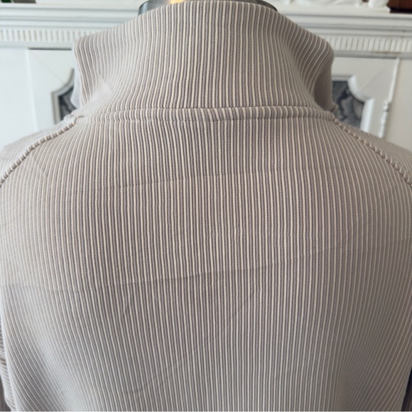 NWOT Varley Rhea 2.0 Half Zip Pullover - Picture 8 of 11
